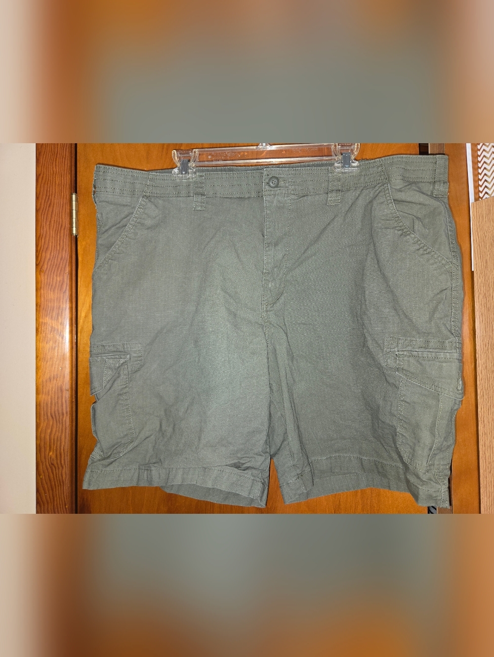 Men's Ocean Coast Big & Tall  Olive Green Cargo Shorts, Sz 44